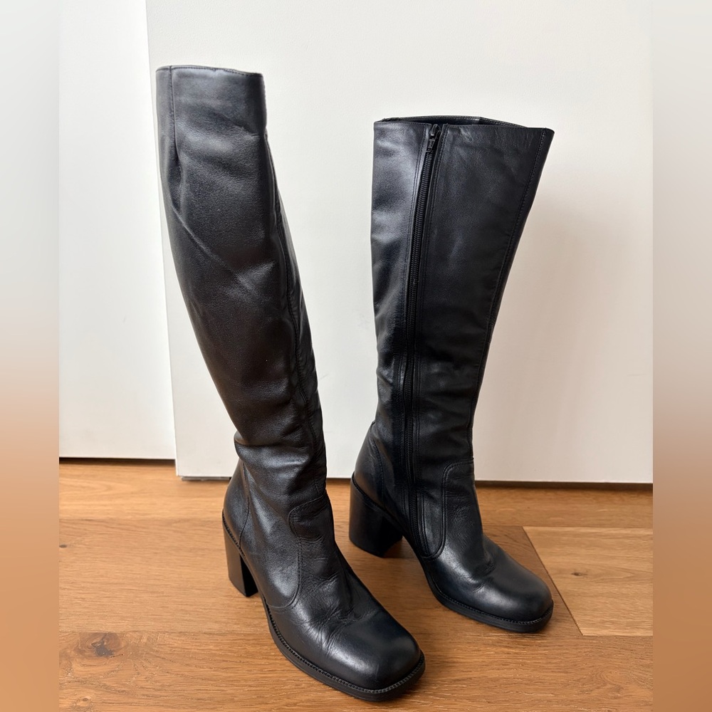 Leather Heel Winter Boots - Picture 2 of 7